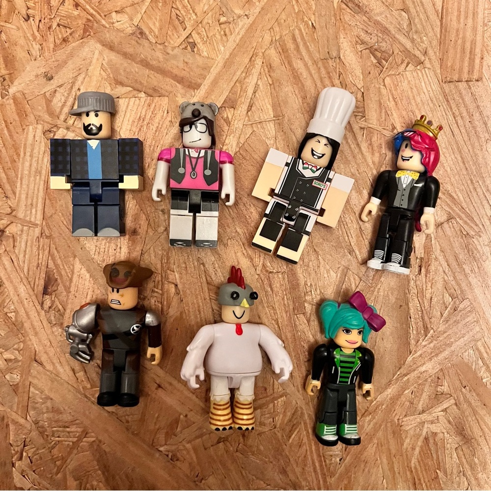 Roblox Action Figures Bundle